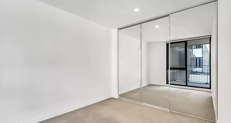 Why Homeowners Choose Us for Sliding Mirror Door Replacement in Wright, FL