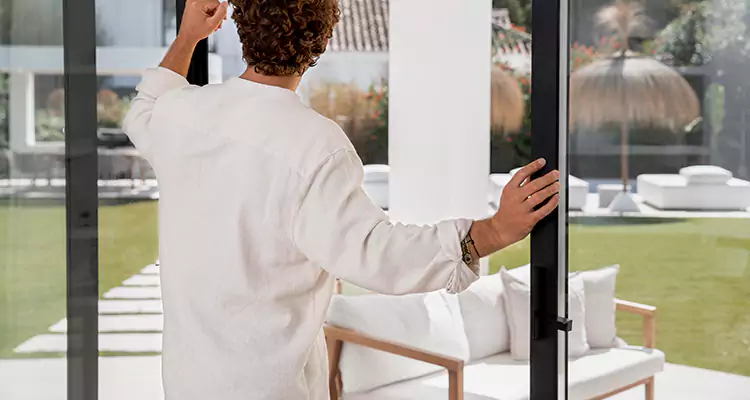 Sliding Screen Door Maintenance for Closing Issues in Wright, FL