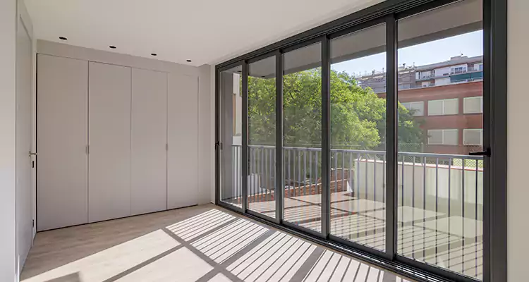 Fix Sliding Screen Door Track in Wright, FL